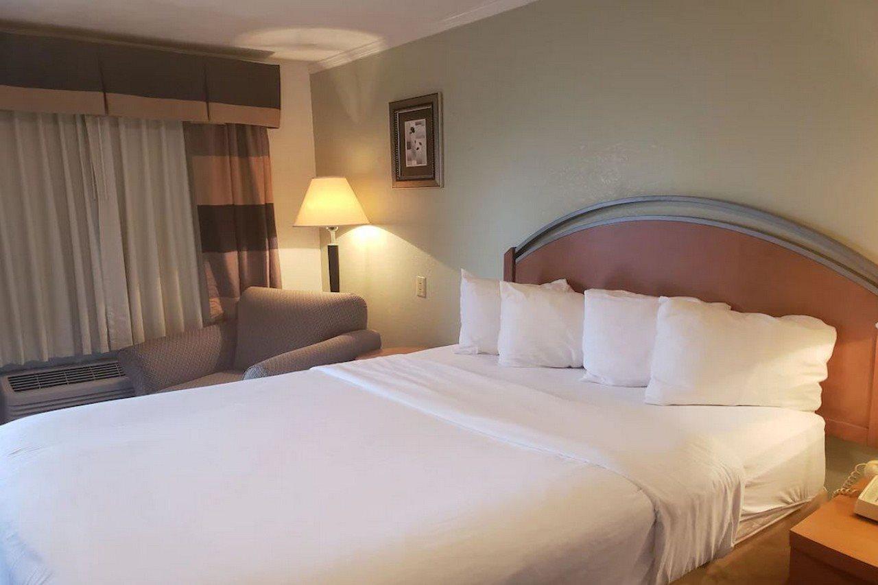White Columns Inn Thomson Zewnętrze zdjęcie
